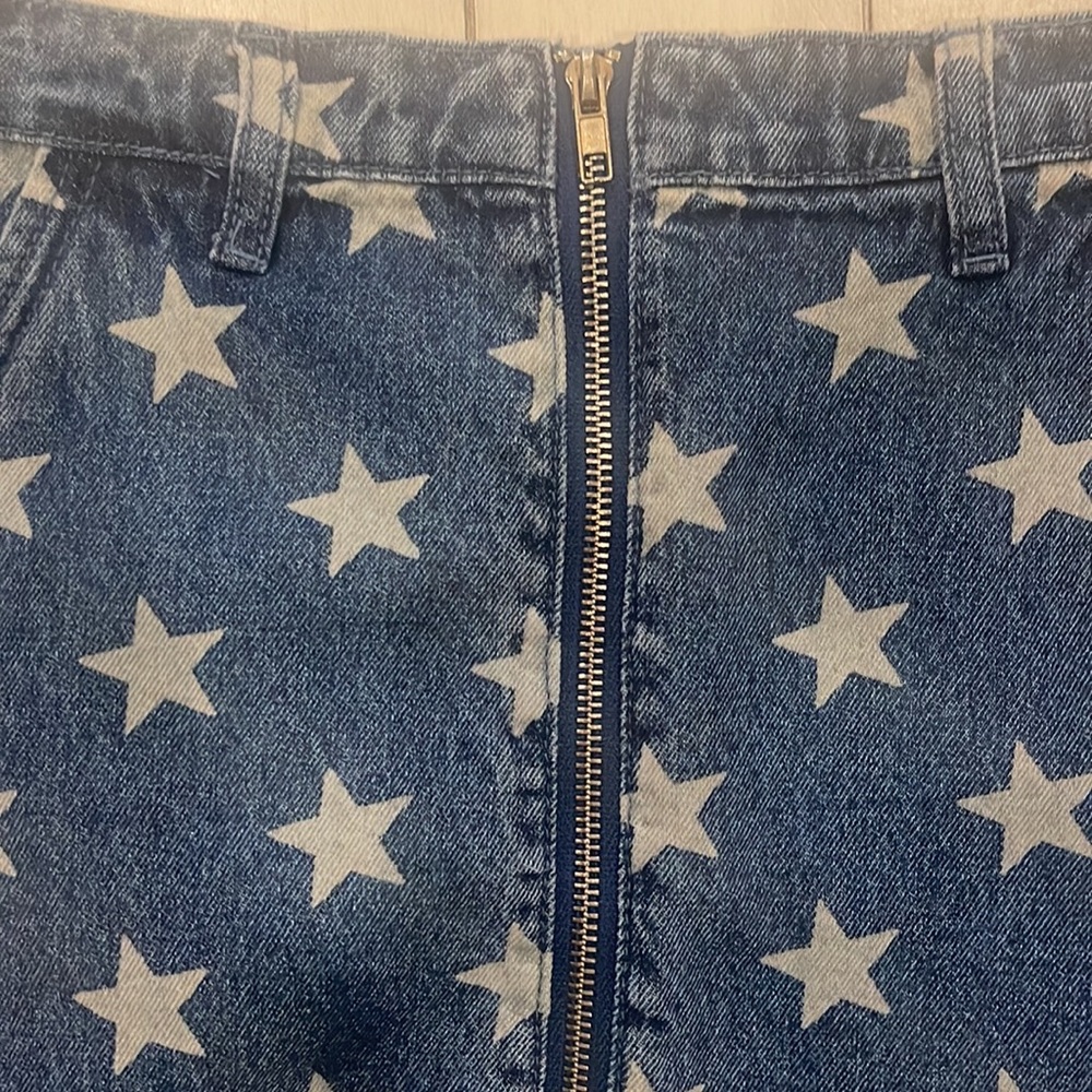 Superdown denim Superdown Kayla mini skirt star medium wash flawless revolve - Picture 4 of 7